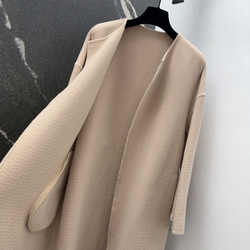 chr1st1an D10r outwear